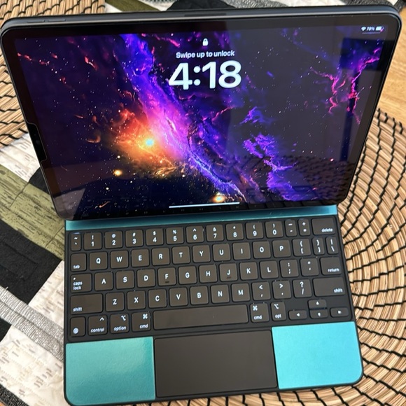 iPad Pro 11” M1 256gb with Magic Keyboard